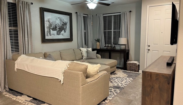 Bright & Modern 3BR Home W/Garage