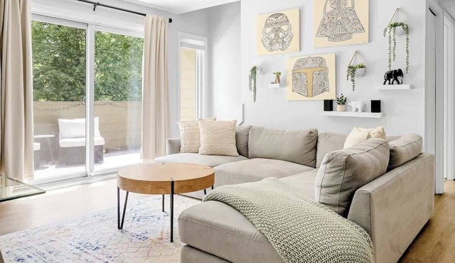 Bright & Modern | King Suite | Creekside Trail in Boulder