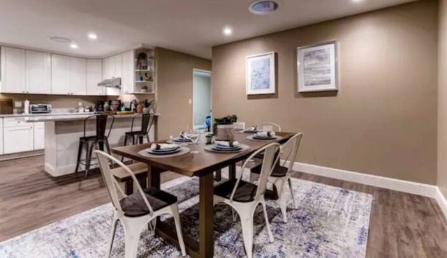 BRIGHT SPACIOUS NEWLY RENOVATED CLEAN COZY