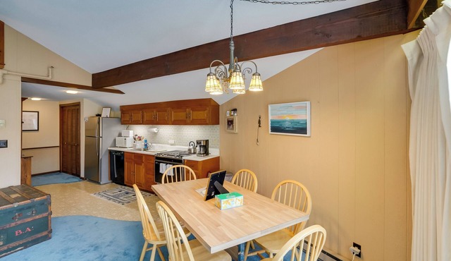 Bromley Mountain Escape w/2 Balconies: Hike & Ski in Peru
