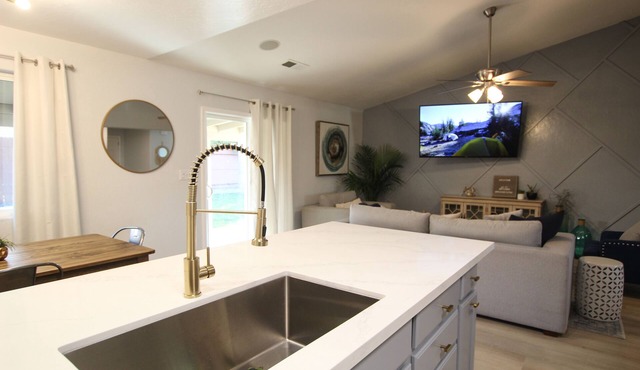 Brookes Guest House: Updated, Bright, Open & Airy