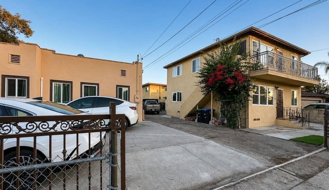 Budget-Friendly Apartment Near The Temple City