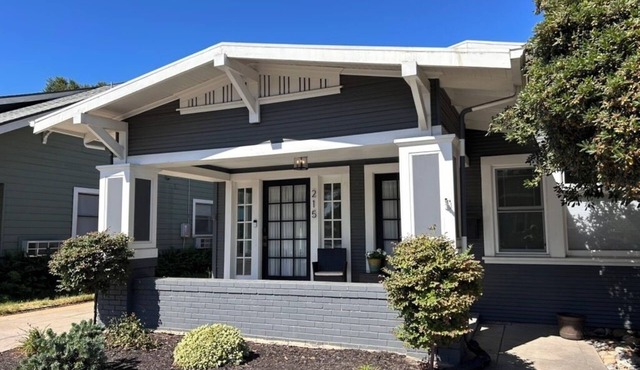 Bungalow 215 - Enchanting Craftsman - 2 B/2 BA - Game Room + Patio