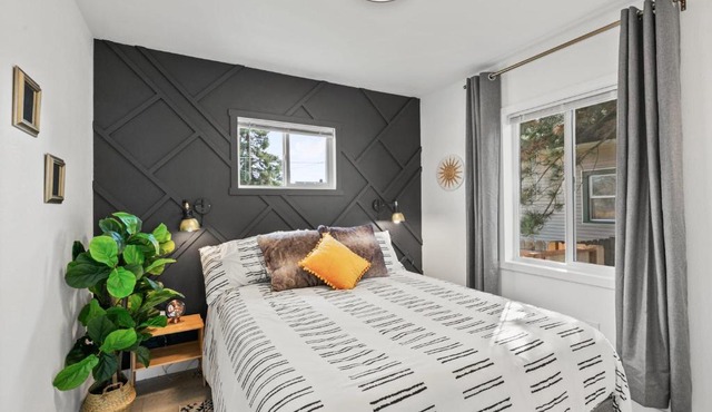 Bungalow 29 Chic Mins To Dwntwn Pet Friendly in Spokane