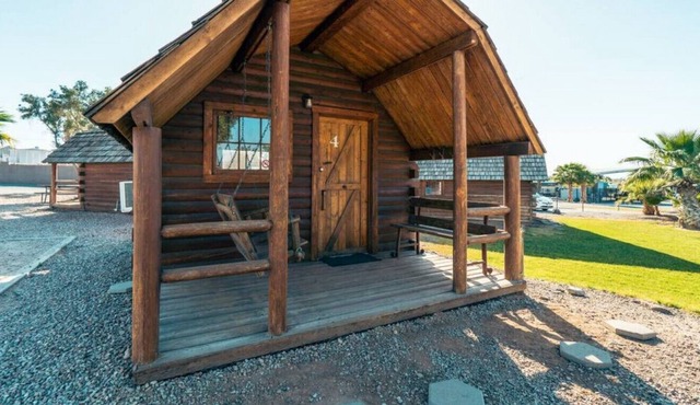 Cabin 4 · Cozy Studio Cabin!