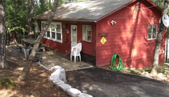 Cabin at Lake Vera