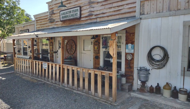 Captivating Barn-Blacksmith Shop nearby GIANT SEQUOIAS