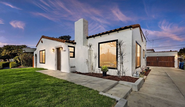 Casa Alhambra near DTLA with jacuzzi and King Beds