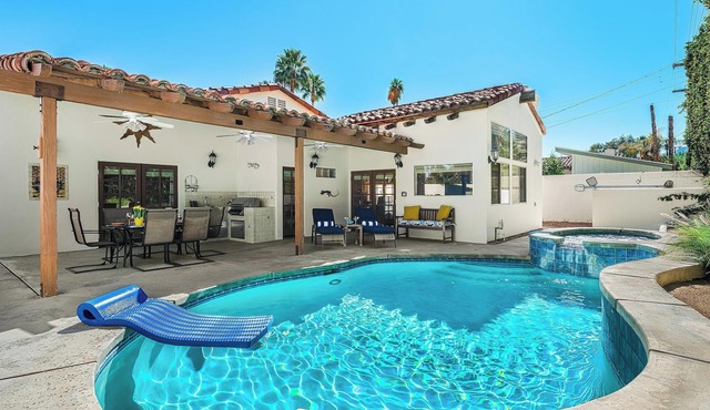 Casa Mesa! New Listing! 3 bed/3 bath! Pool! Spa! Close to Downtown PS