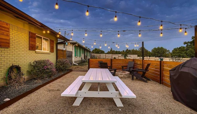 Casa Verde. Mid-century Charmer in Old Town! in Georgetown