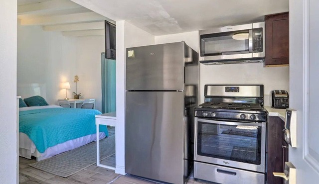 Casita Desert Retreat on 1 Acre! in Desert Hot Springs