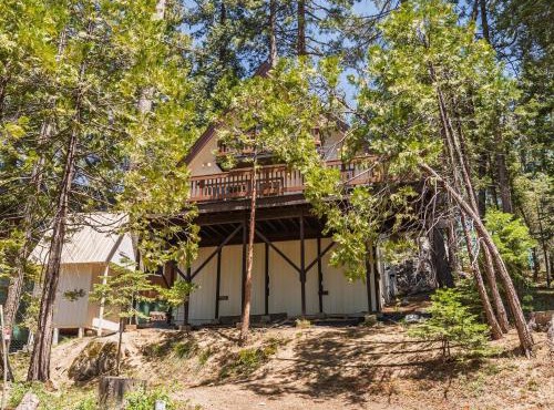 Cavu Cabin - A Classic Mountainside Escape