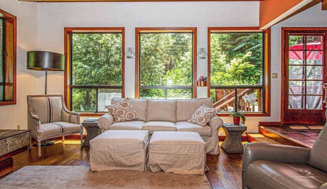 Cazadero 4BR mountain cabin with hot tub in the redwoods — dog friendly