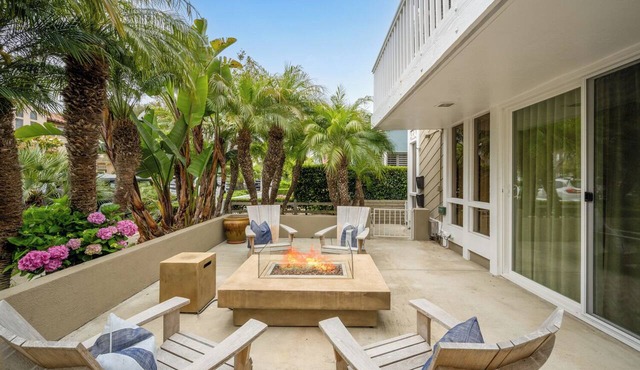 CDM Retreat w/Firepit & Fireplace