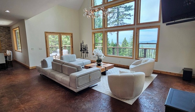 Cedar Rock Cabin: 5 bedroom in Mi-Wuk Village