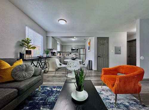 Central Midtown Apt-Secure Parking-Walk to Target