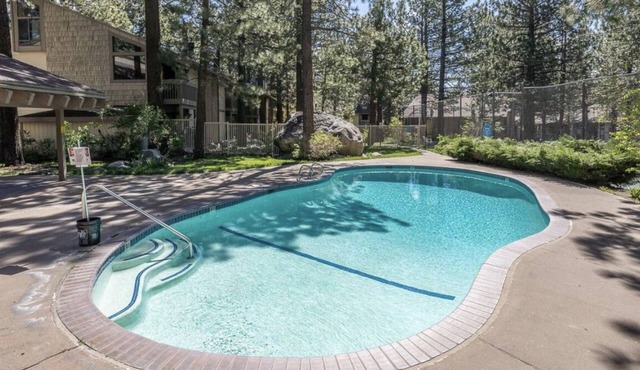 Centrally Located, Walk to shuttle stops and grocery stores, Sleeps 6