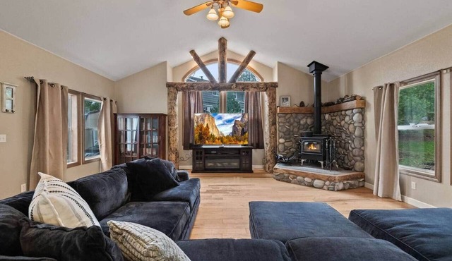 Chalet di Montagna ~ Spacious house in the pines