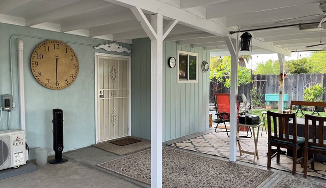 Charming 1-bedroom house in fantastic Fresno Tower District with WiFi, AC