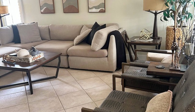 Charming 1-bedroom house in Palm Desert with WiFi and AC