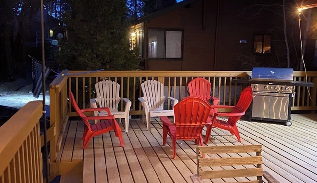 Charming 2-bedroom cabin in Green Valley Lake with AC, WiFi