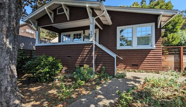 Charming 2-bedroom house in San Anselmo with AC