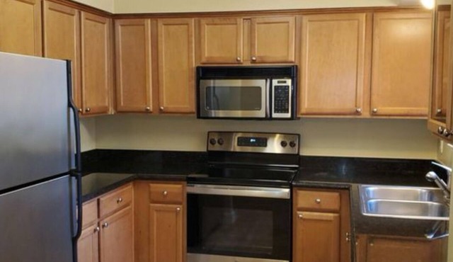 Charming 3-bedroom townhome in lovely San Ramon with AC