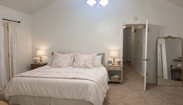 Charming 3 bedroom Yorktown Garden home close to everything possible.