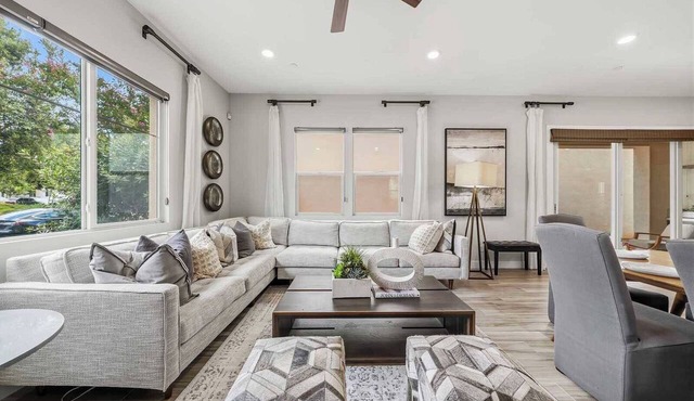Charming 4B3B｜Garage｜Private Pool｜Flex-Lease｜Fully Furnished #42588