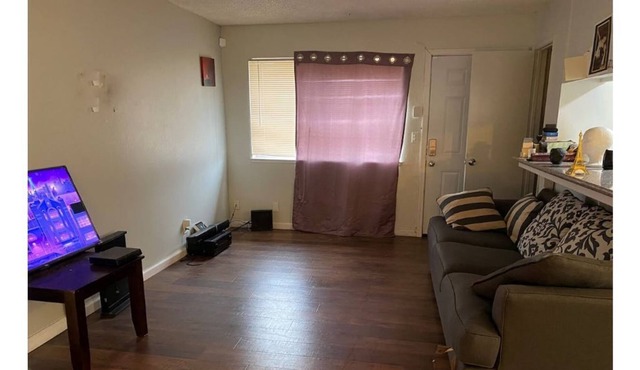 Charming apt 5 mins from University of Pacific.