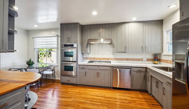 Charming Bel Air Escape,3BR Villa with Views & Pool in Los Angeles