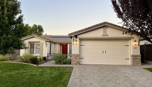 Charming Cozy Casa 3BR, 2BA Reno Home - Near Skiing & Lake