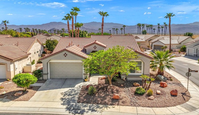 Charming house in Sun City Palm Desert with AC, WiFi, fitness room