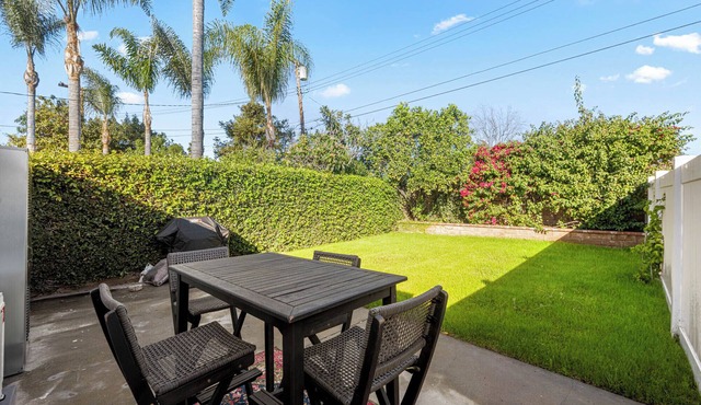 Charming New 1BR Hideaway in Canoga Park with Full Kitchen & Peaceful Backyard