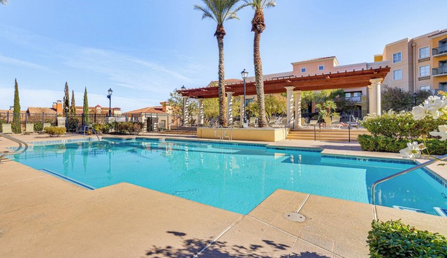 Charming Retreat on Lake Las Vegas w/Pool Access!