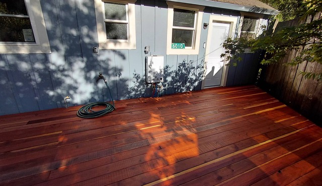 Charming river side cabin secluded & quite in the heart of Cazadero. WIFI.