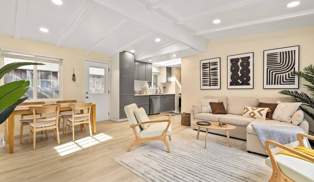 Charming Zen 3BR Venice Beach Home with Patio & Washer and Dryer