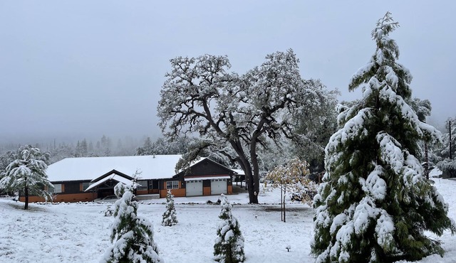 Cheerful Home with Spa near Yosemite & Bass Lake