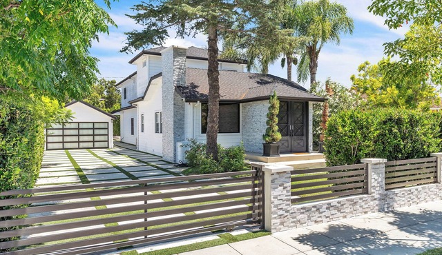 Chic Burbank Getaway Near Universal & Airport