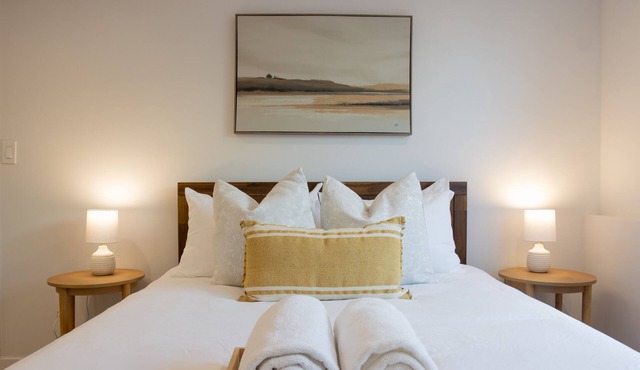 CHIC DESIGNS NEWLY REMODELED 4B/3BA