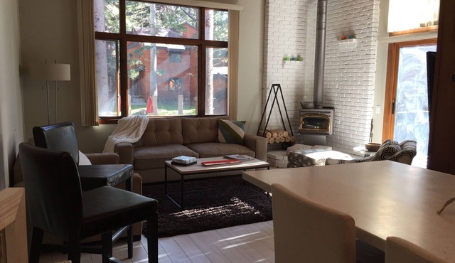 Chic, Modern 2BR +Loft Townhouse in Mammoth Lakes