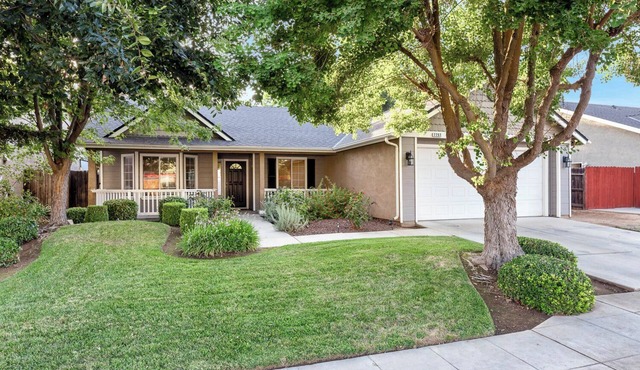 Chic River Bluff Home for Professionals & Families
