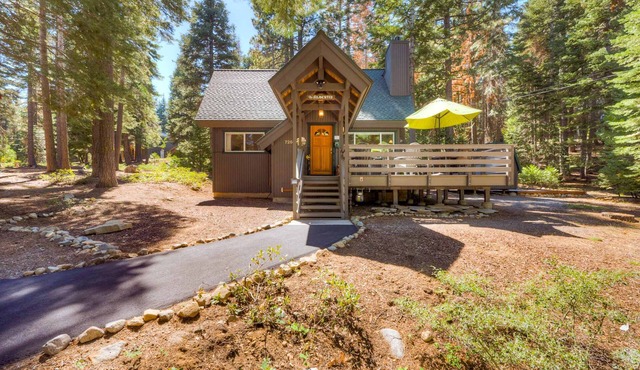 close to beach & skiing with grill, fireplace, deck, & W&D