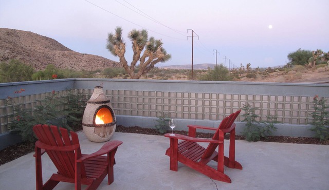 Close to park, 5 Acres, Hot Tub, near JT village