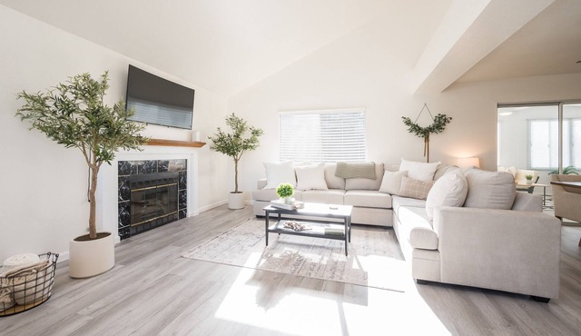 ★Coastal Cozy Getaway★