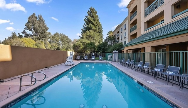 Comfort and Convenience! Outdoor Pool, Free Parking, Close to Windy Hill Park!