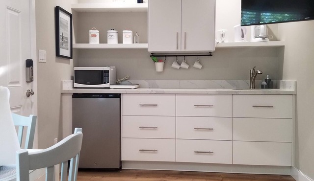 Comfort - cottage in a Downtown San Jose. Comfortable for 2-3 people