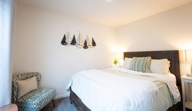 Comfortable 2-Bedroom SLO bungalow house