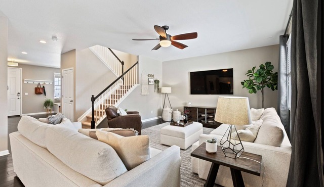 Comfortable Beds, Fastest Wifi, Hot Tub Spa in Frederick