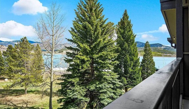 Comfortable Mountain Condo Close to Everything! in Dillon